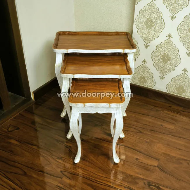 Oakline Wooden Nesting Table