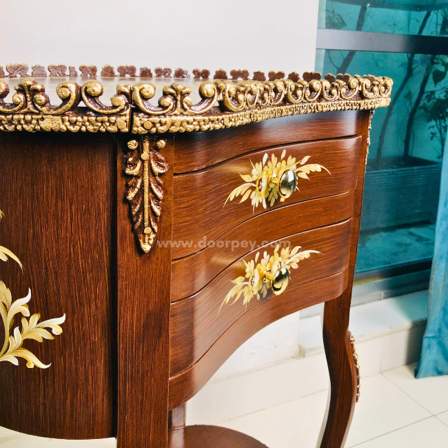 Grand Victorian Wooden Table