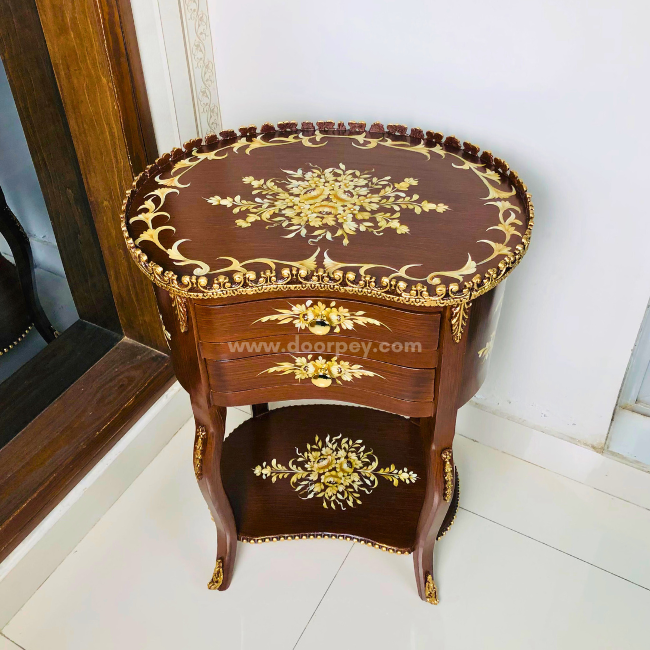 Grand Victorian Wooden Table