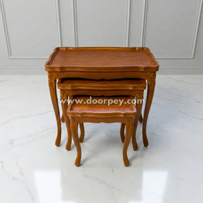 Regency wooden side tables nesting set with curved legs